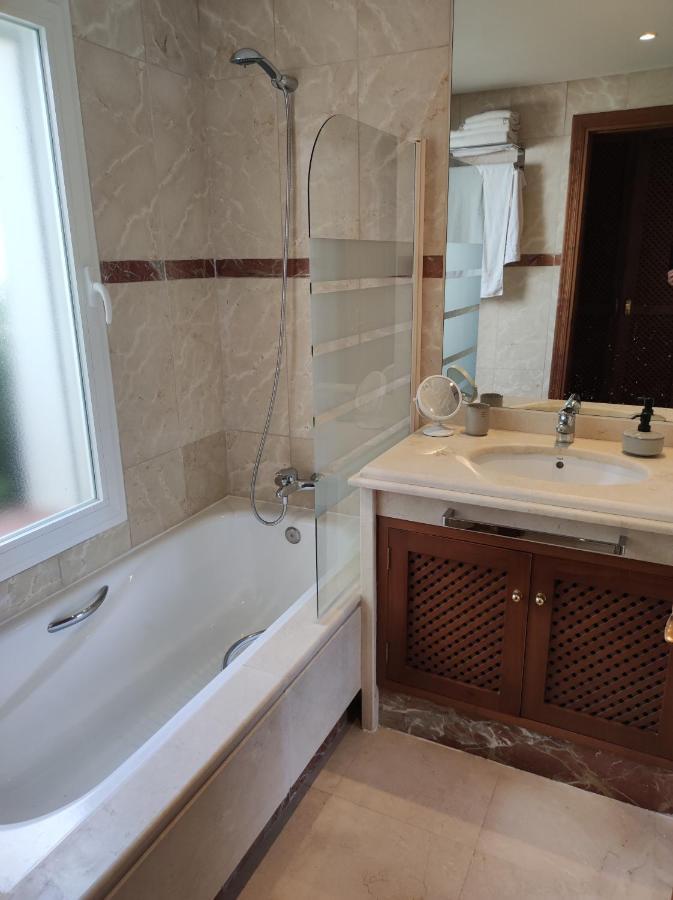 Costalita On The Beach - 3 Bedroom Cosy Apartment Estepona Exterior foto
